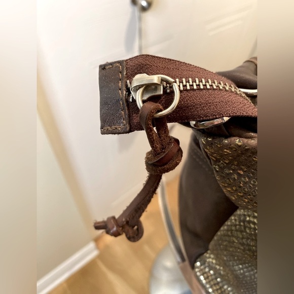 Y2K Sofia C.  leather bag w/shimmer gold snakeskin fabric & silver hardware 🤎💛 - Picture 8 of 15